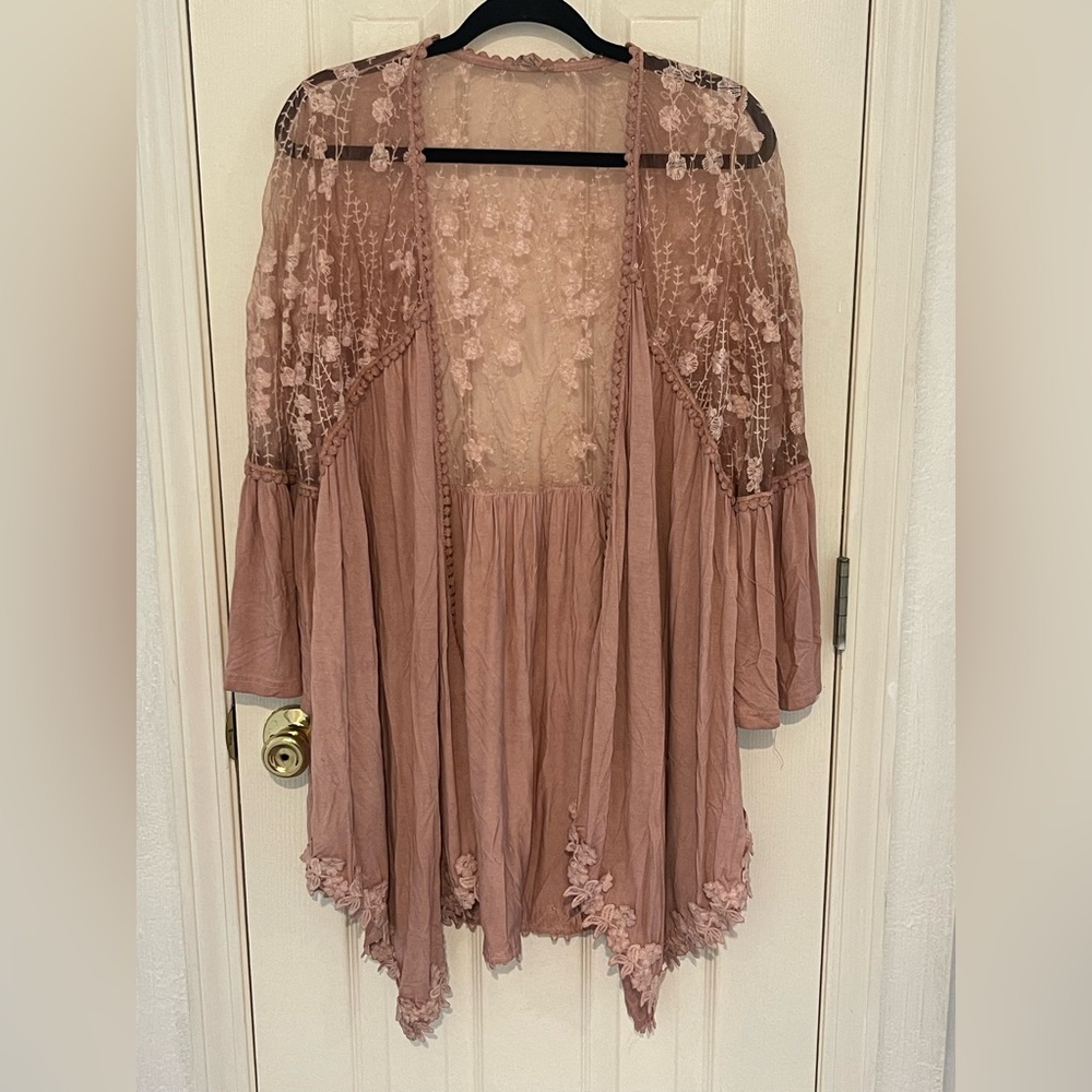 POL Sheer Lace Overlay Top in Dusty Rose